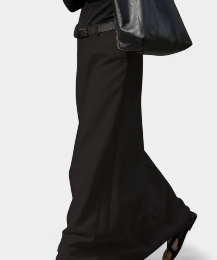 Smooth H-line skirt with modern urban style