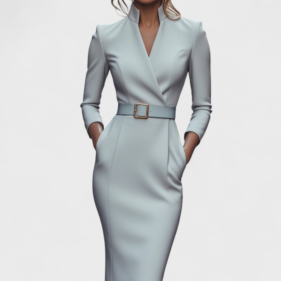 Elegant black dress with belt and collar