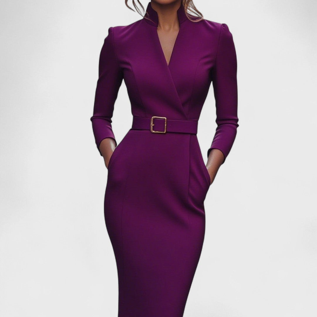 Elegant black dress with belt and collar