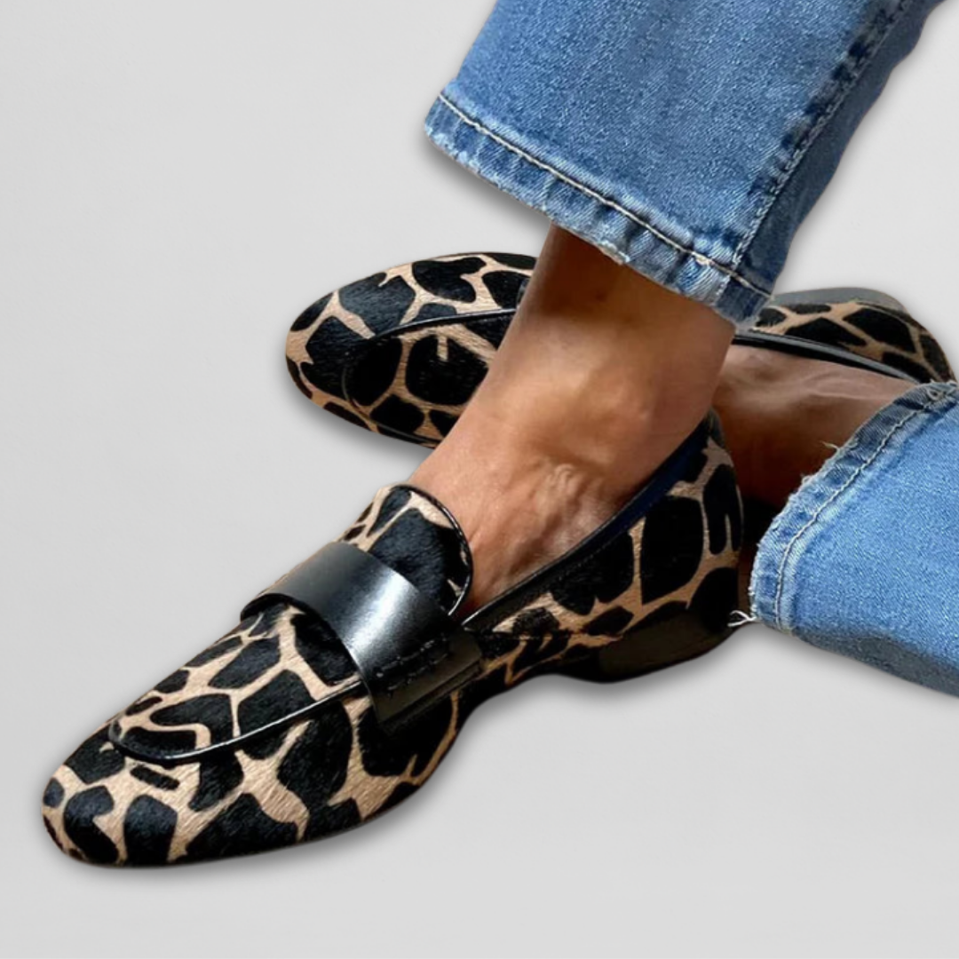 Magdaléna Elegant Loafers with Animal Pattern in Leather