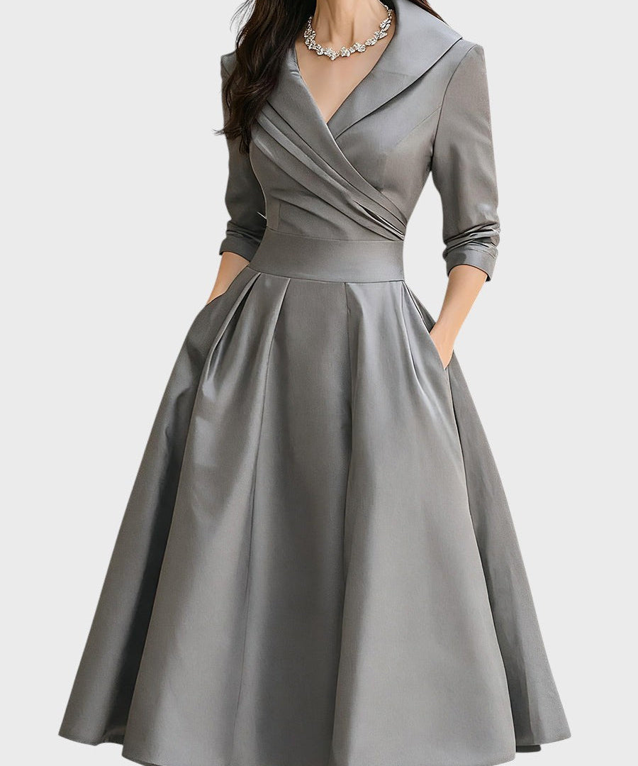 Elegant midi dress with long sleeves