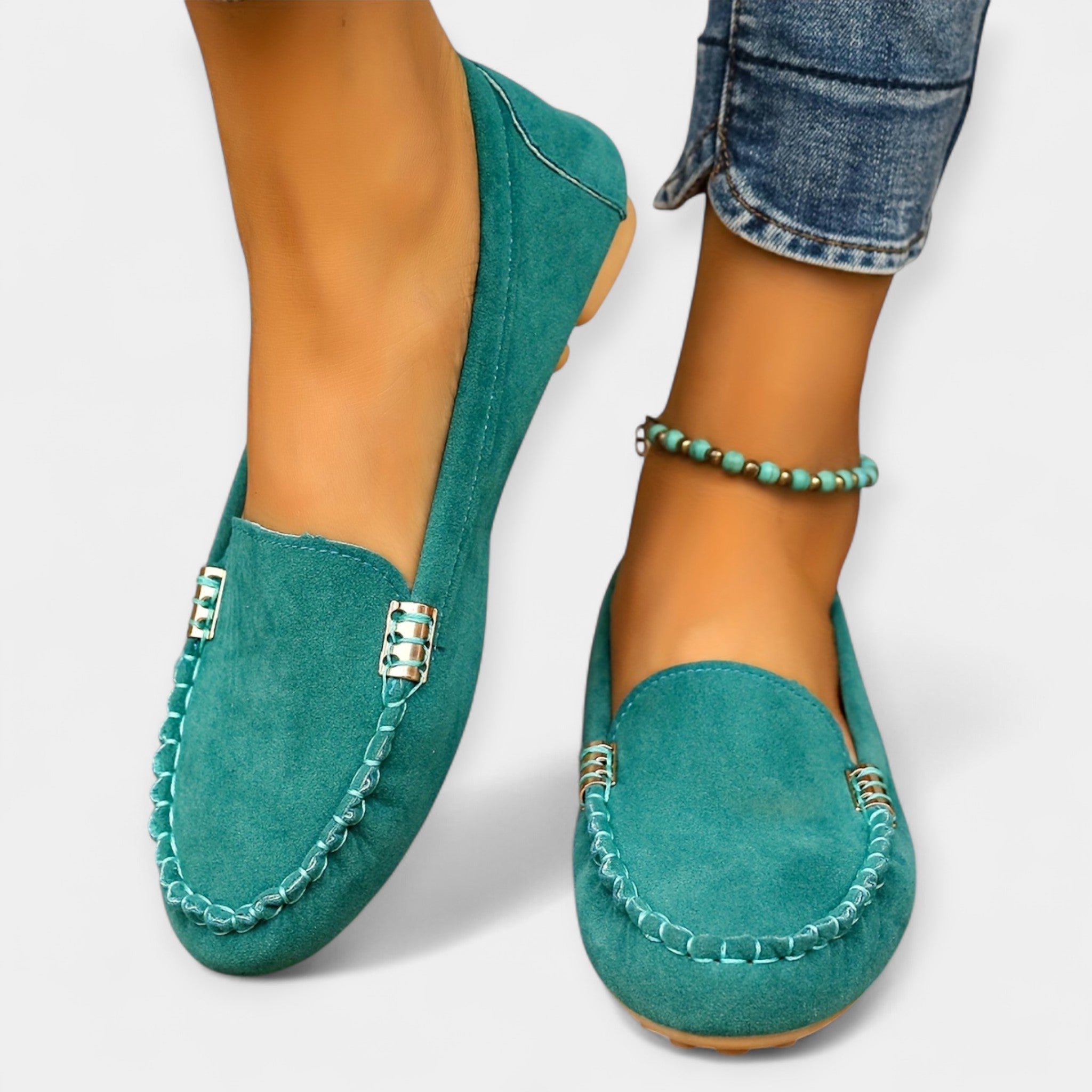 Sára NeodolatelnăElegant Loafers with Metallic Details