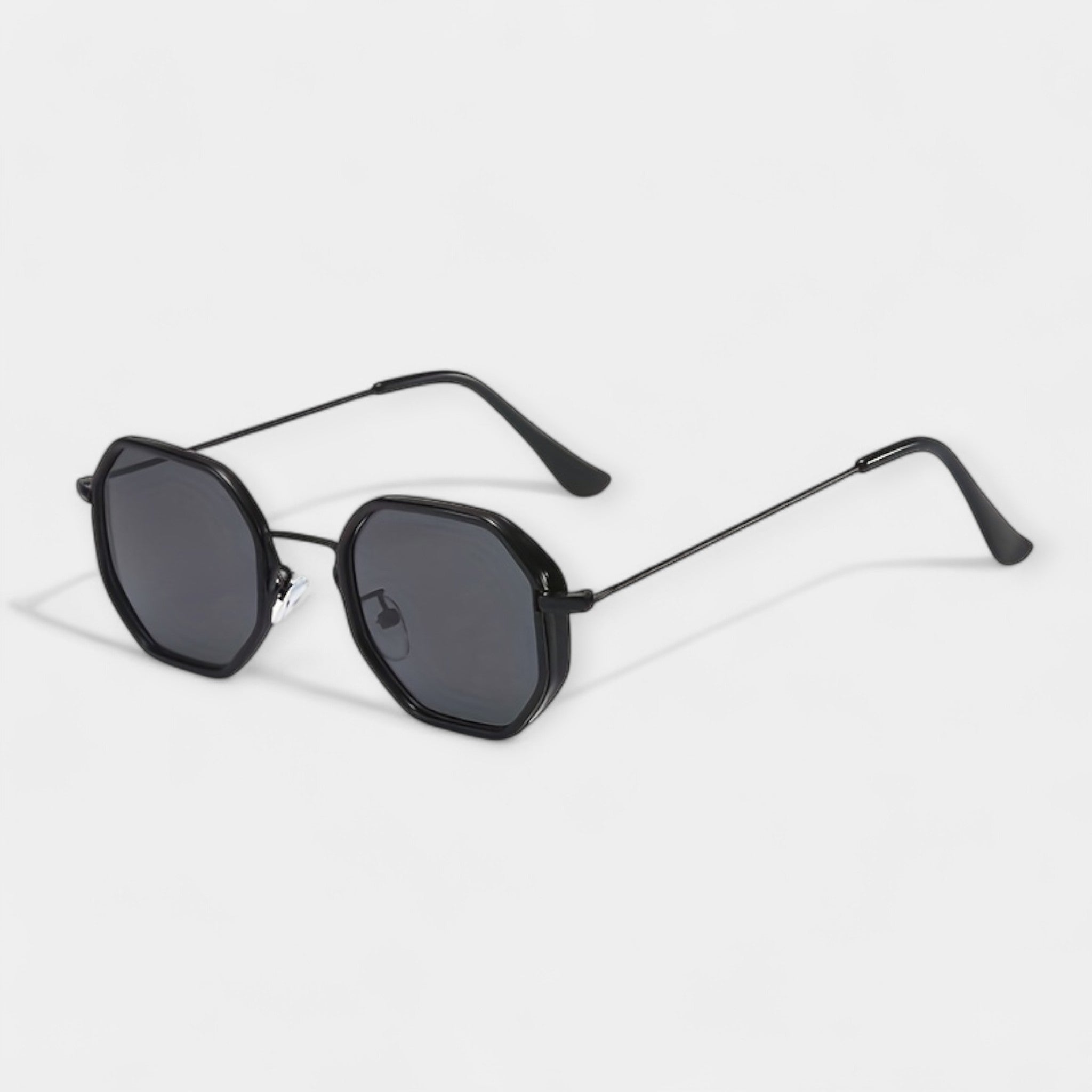 Karolína Stylish All Day Frame Sunglasses