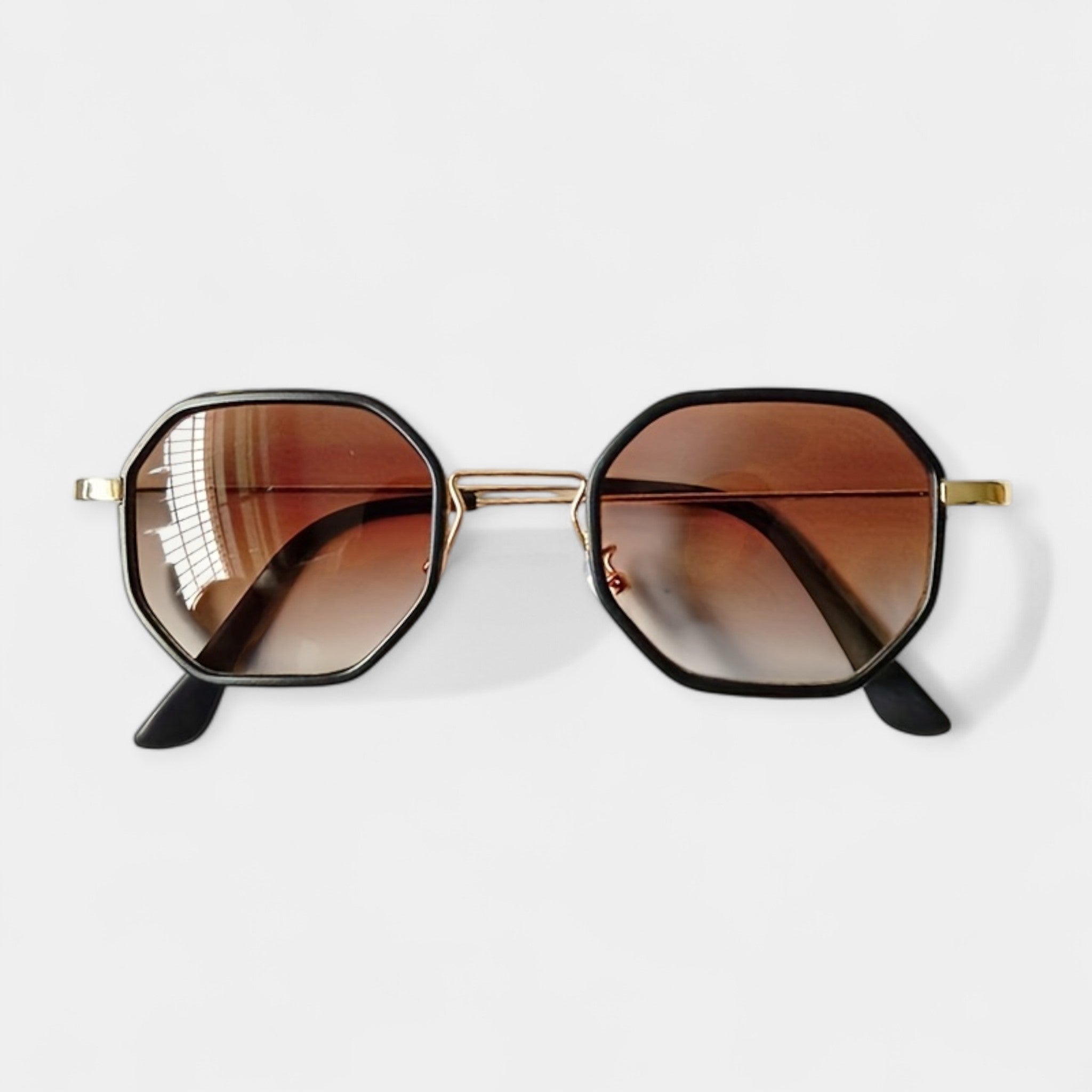 Karolína Stylish All Day Frame Sunglasses