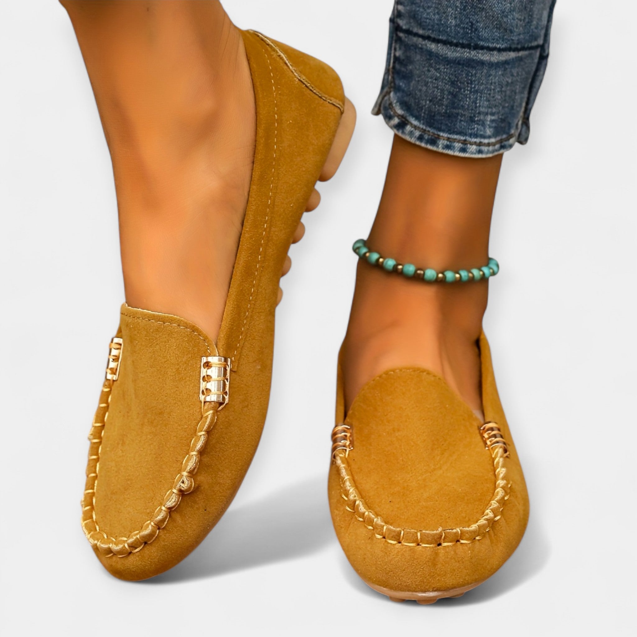 Sára NeodolatelnăElegant Loafers with Metallic Details