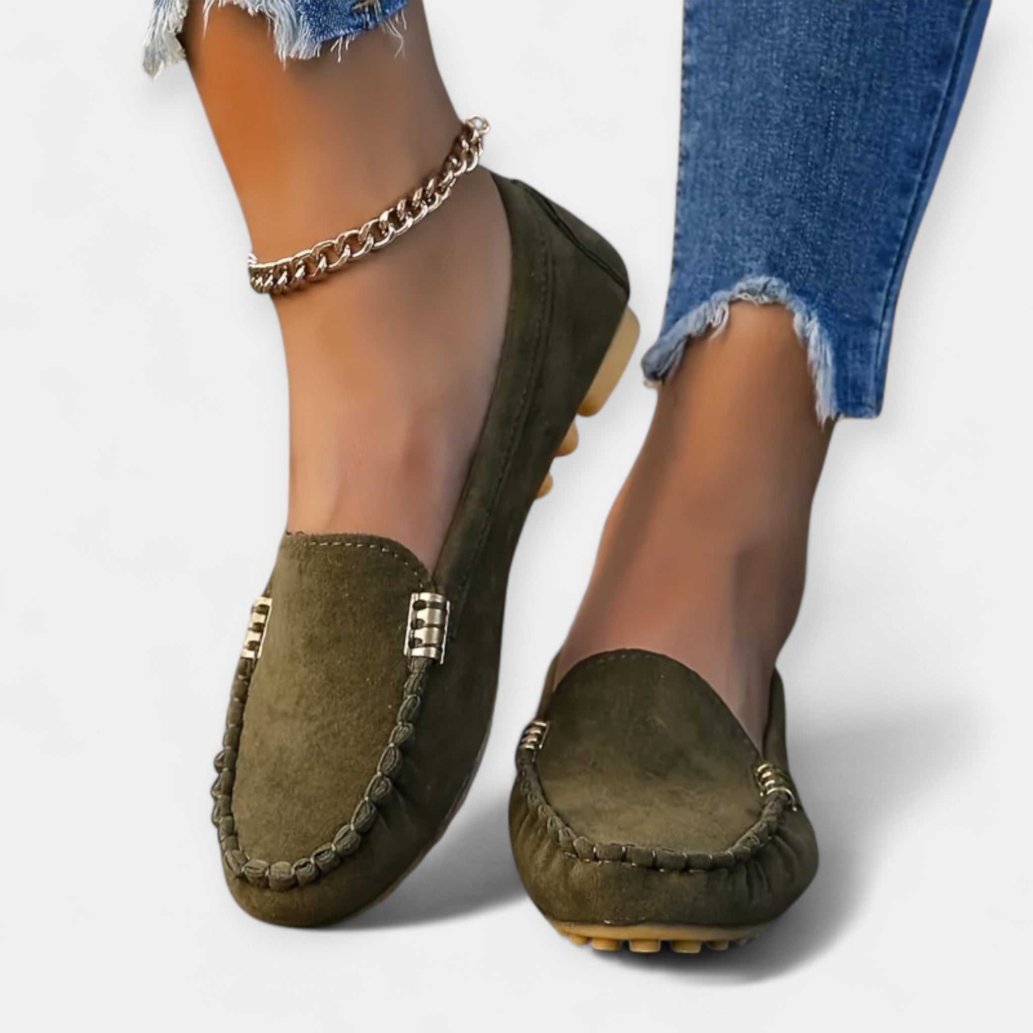 Sára NeodolatelnăElegant Loafers with Metallic Details