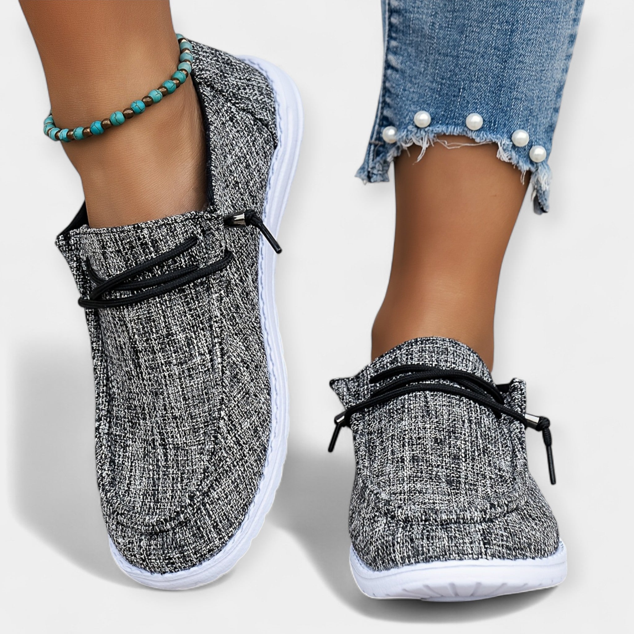 Věnceslava Elegant and timeless canvas flat shoes