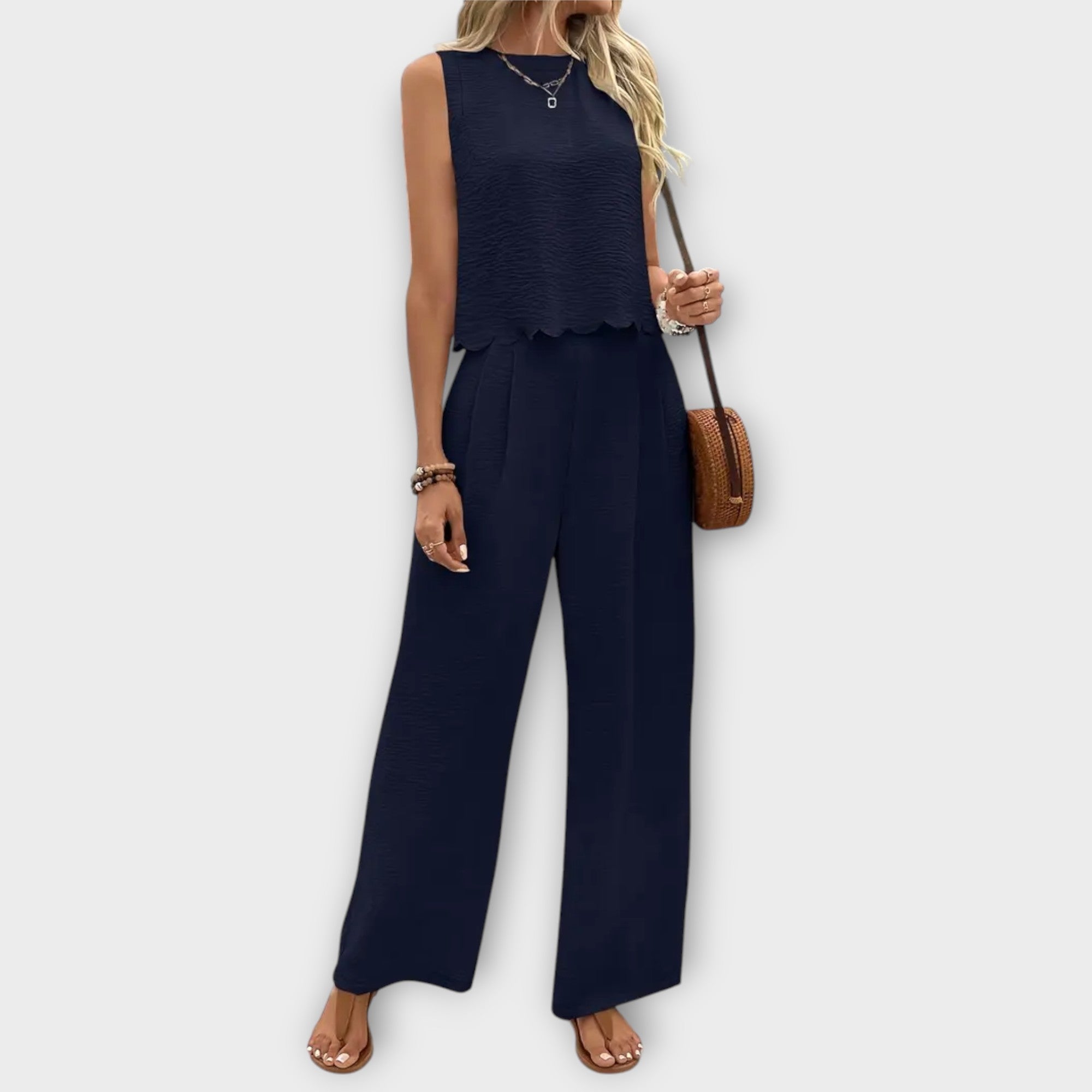 Vestă cu petale și pantaloni lungi