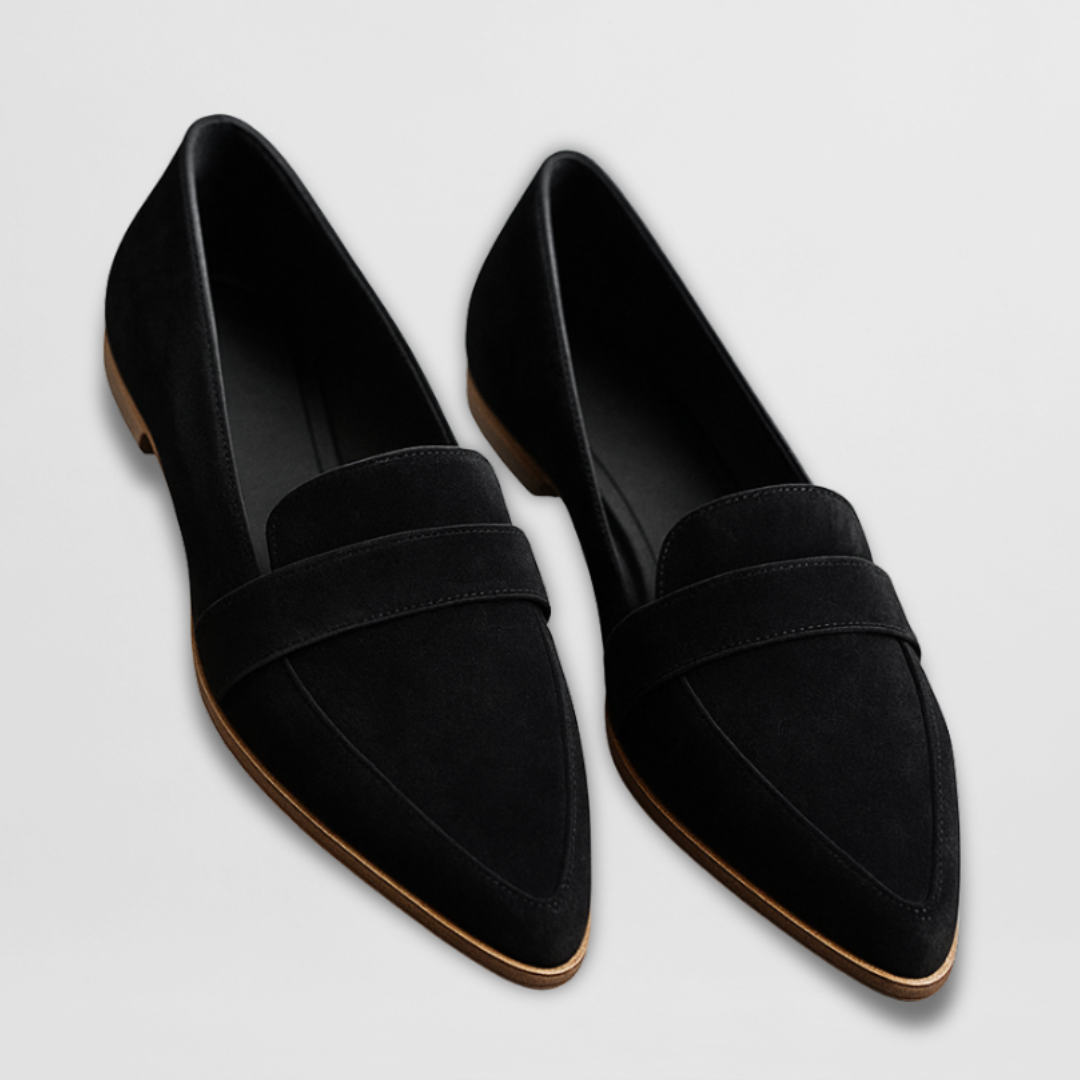 Elegant Loafers in Magdaléna Leather with Refined Toe