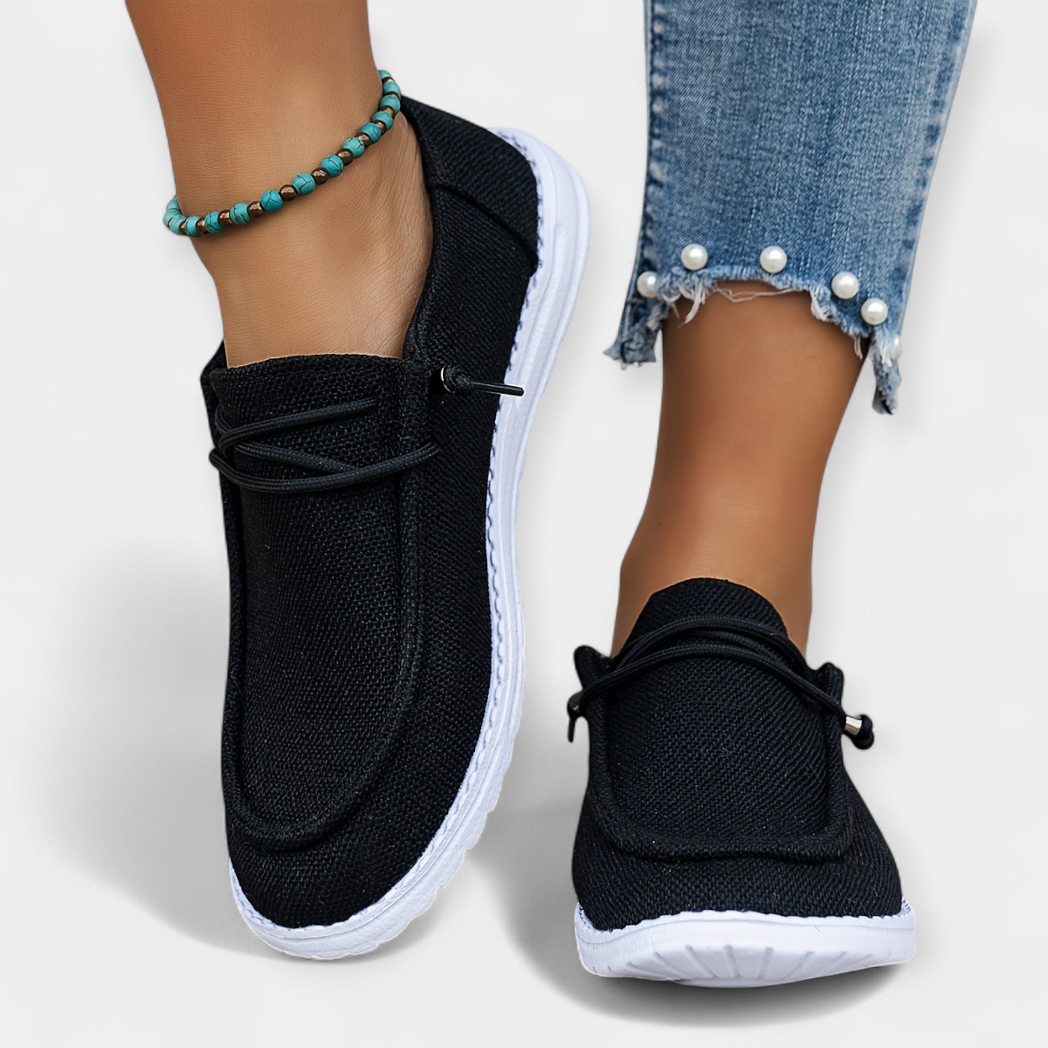 Věnceslava Elegant and timeless canvas flat shoes