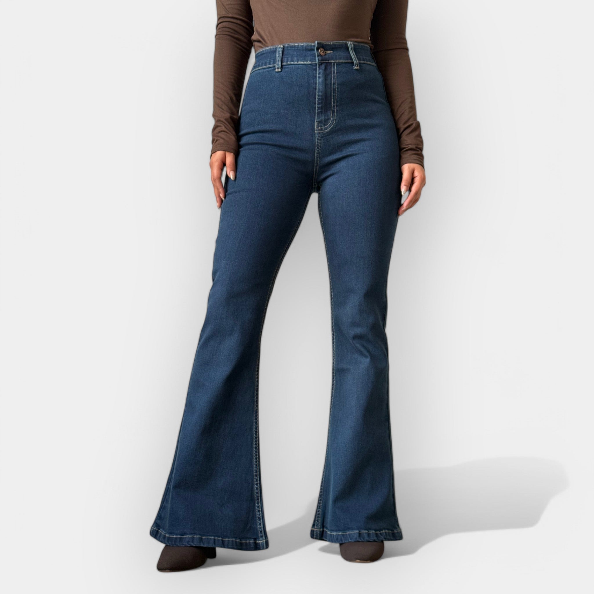 High-waisted baggy trousers