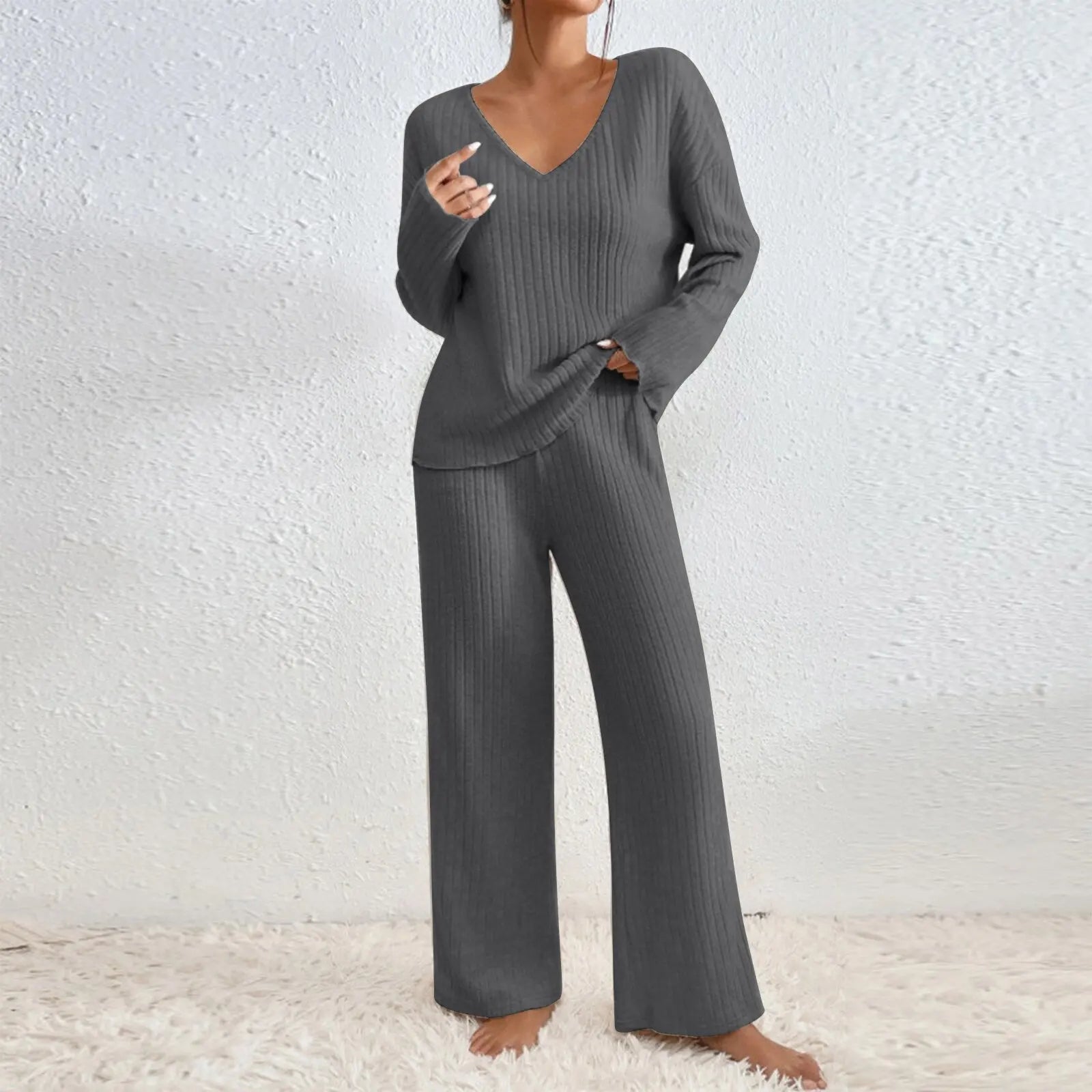 Two-piece set with straight trousers and V-neck top