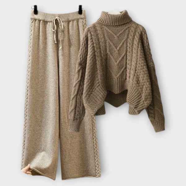 Elegant knitted set
