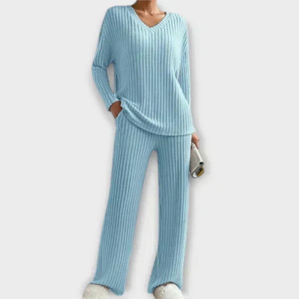 Costum de lounge cu dungi