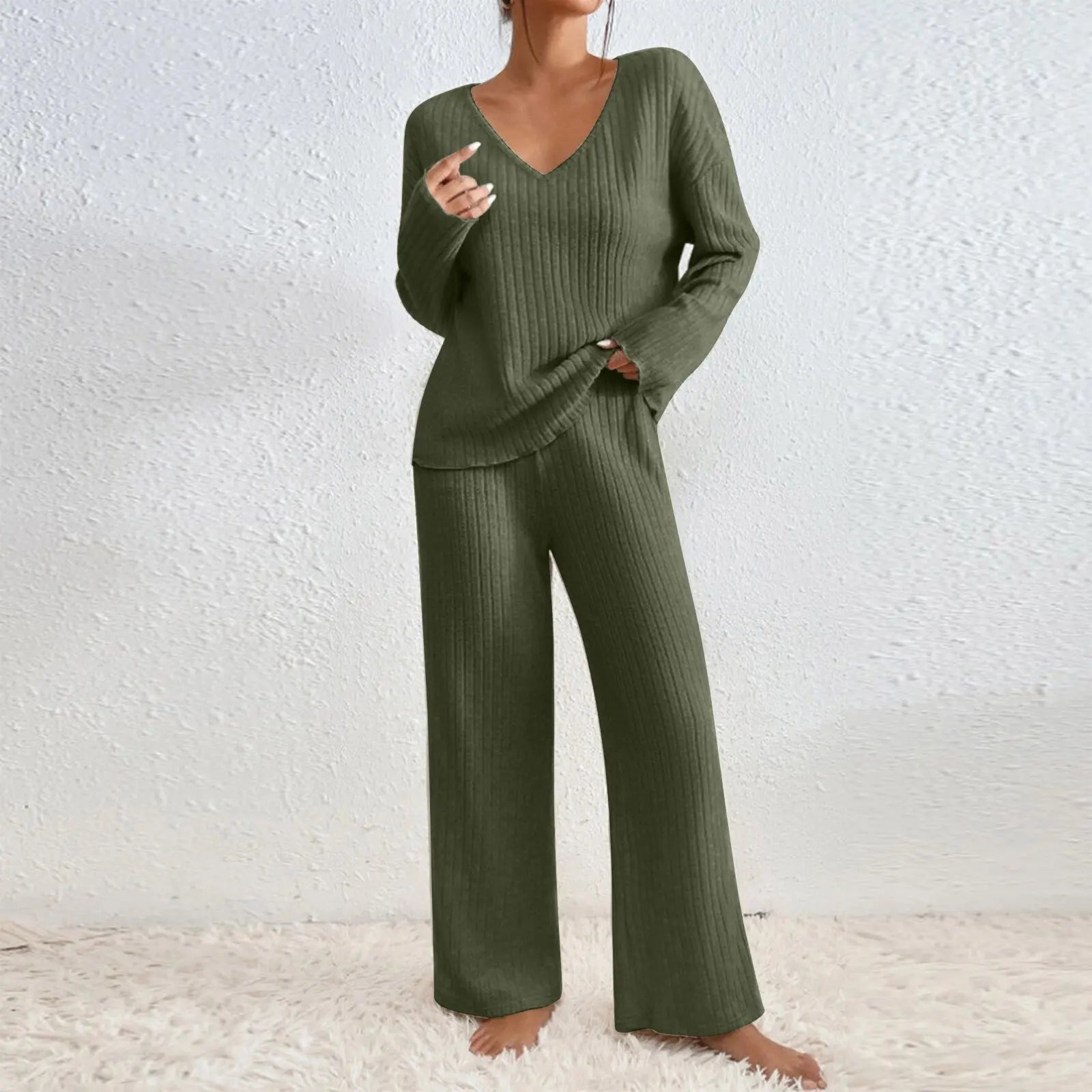 Two-piece set with straight trousers and V-neck top