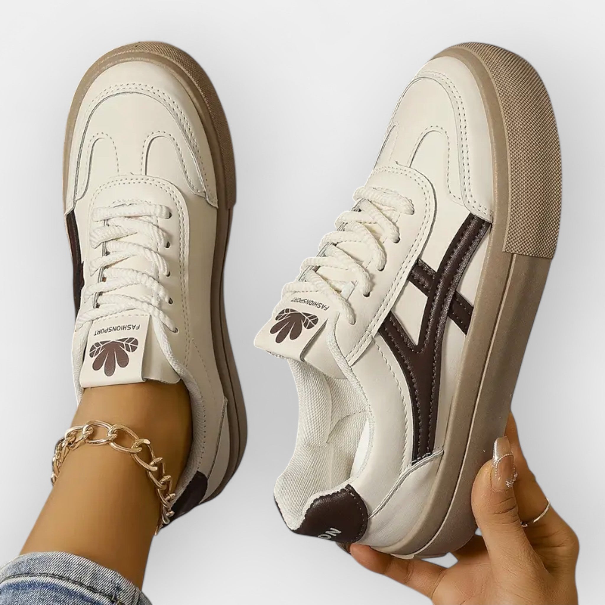 Eva Elegant Sneakers with Retro and Comfortable Platform