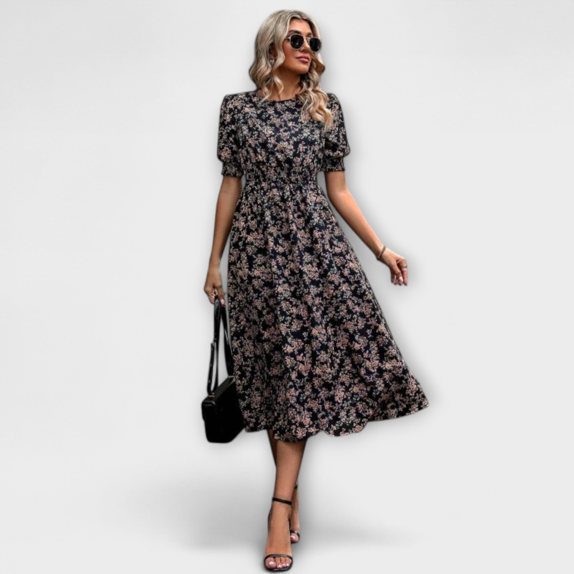 Rochie cu decolteu rotund și model floral