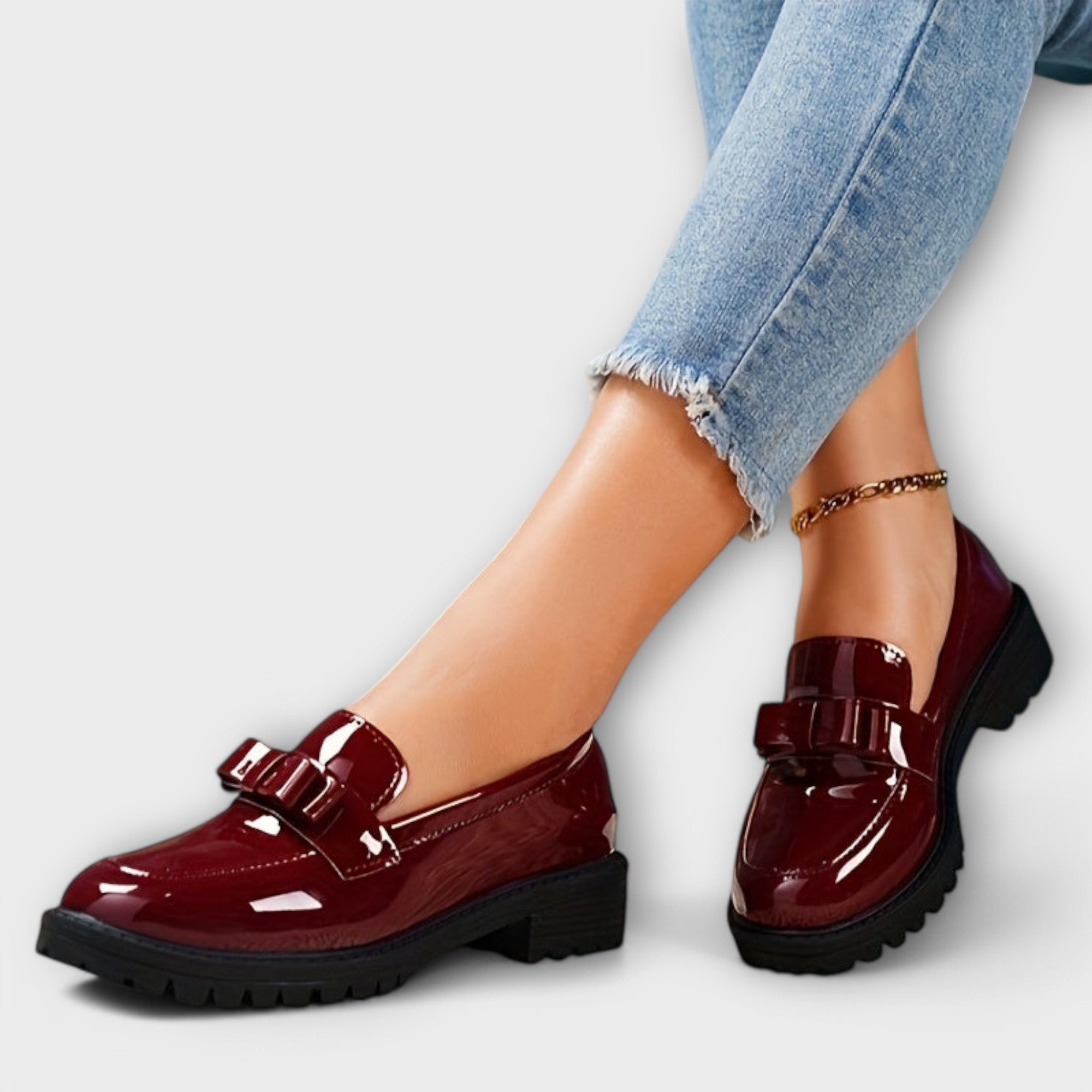 Karolína Elegant Patent Leather Moccasin Shoes with Premium Bow