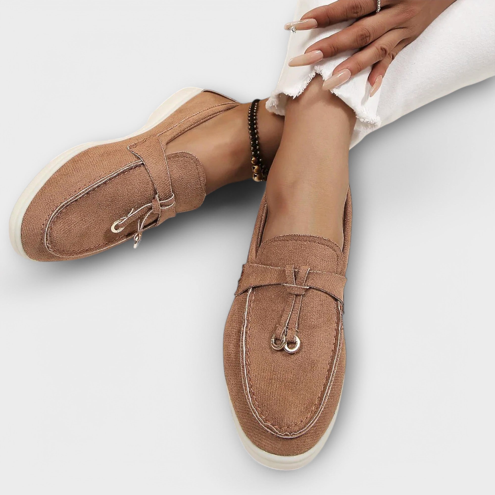 Veronika Sophisticated Loafers with Decorative Lace